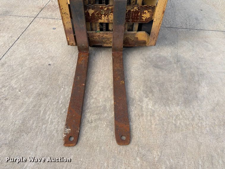 image for item FK3865 Allis-Chalmers FT 25-24 forklift