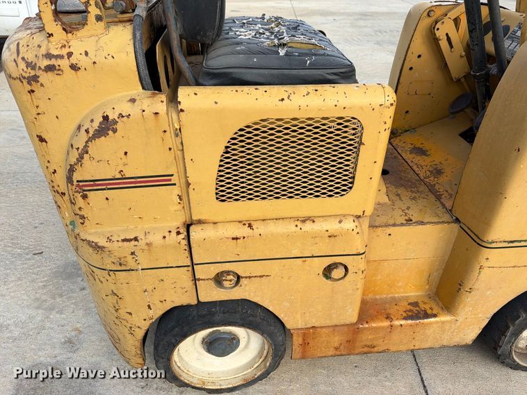 image for item FK3865 Allis-Chalmers FT 25-24 forklift