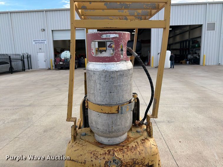image for item FK3865 Allis-Chalmers FT 25-24 forklift