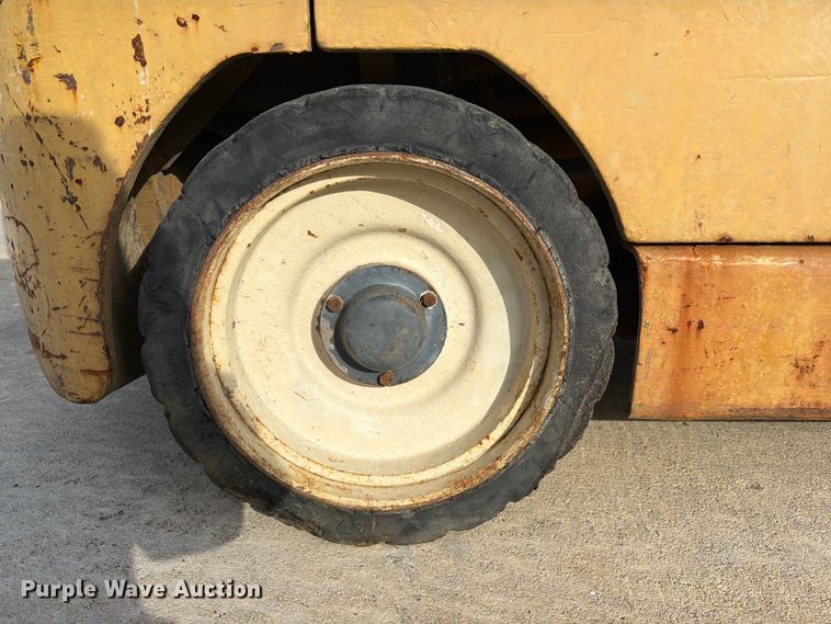 image for item FK3865 Allis-Chalmers FT 25-24 forklift
