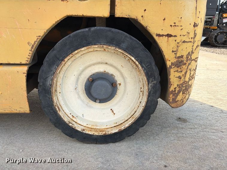 image for item FK3865 Allis-Chalmers FT 25-24 forklift
