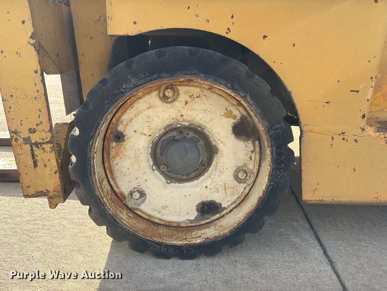 image for item FK3865 Allis-Chalmers FT 25-24 forklift