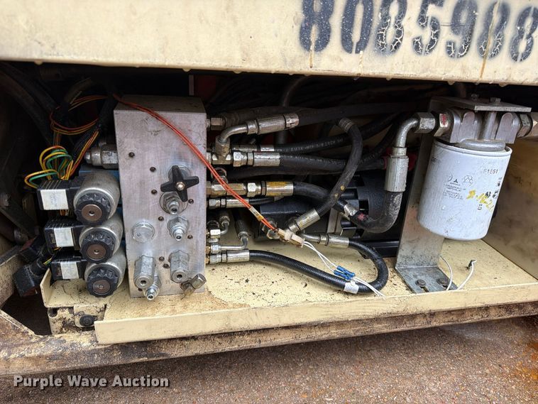 image for item FK3868 1999 JLG 2033E scissor lift