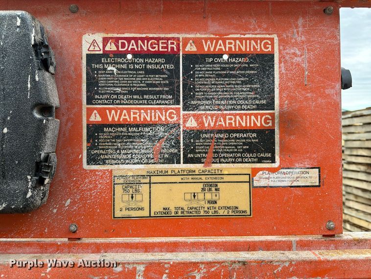 image for item FK3868 1999 JLG 2033E scissor lift