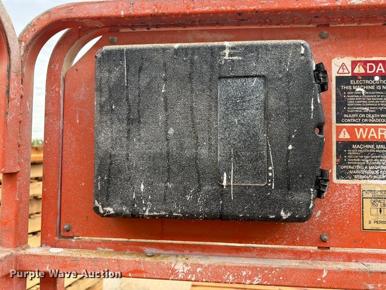 image for item FK3868 1999 JLG 2033E scissor lift