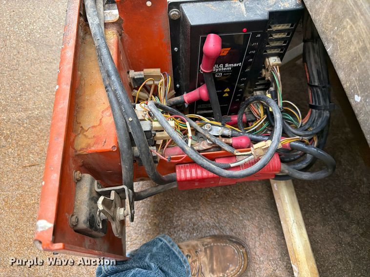 image for item FK3868 1999 JLG 2033E scissor lift