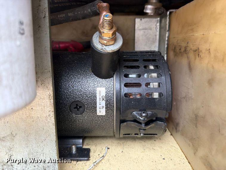 image for item FK3868 1999 JLG 2033E scissor lift
