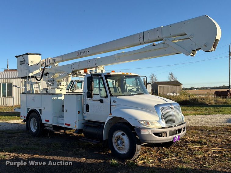image for item FK4199 2010 International 4300 bucket truck