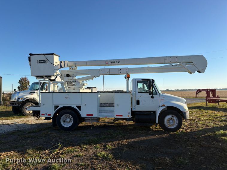 image for item FK4199 2010 International 4300 bucket truck
