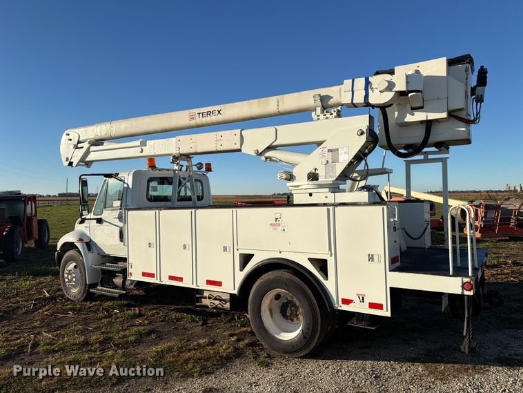 image for item FK4199 2010 International 4300 bucket truck
