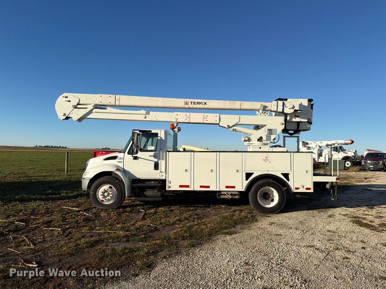 image for item FK4199 2010 International 4300 bucket truck