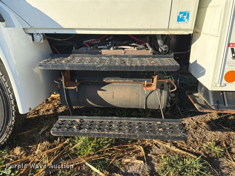 image for item FK4199 2010 International 4300 bucket truck