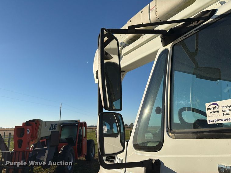 image for item FK4199 2010 International 4300 bucket truck