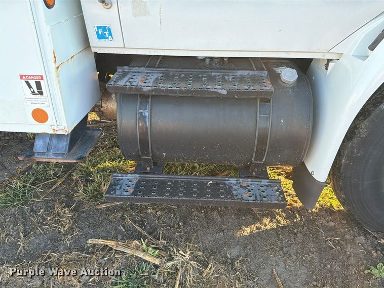 image for item FK4199 2010 International 4300 bucket truck