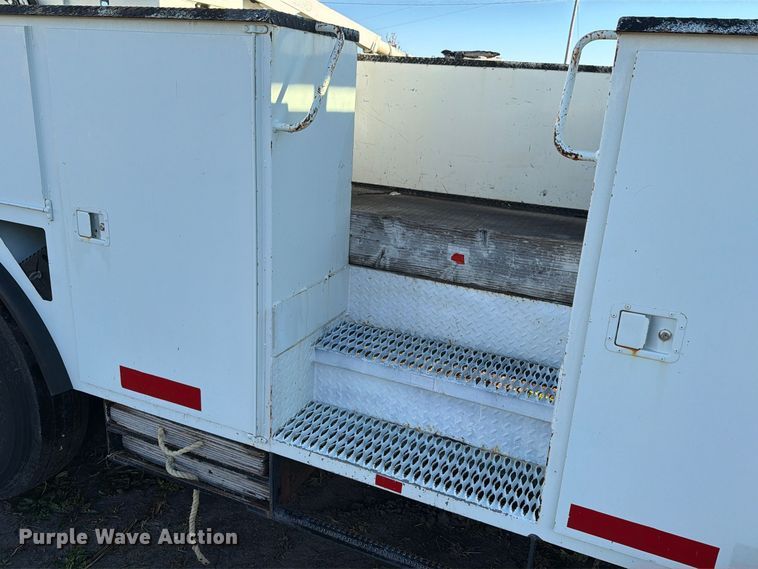image for item FK4199 2010 International 4300 bucket truck