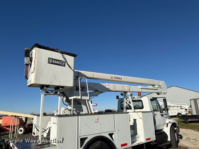 image for item FK4199 2010 International 4300 bucket truck