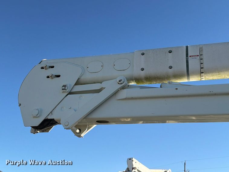 image for item FK4199 2010 International 4300 bucket truck