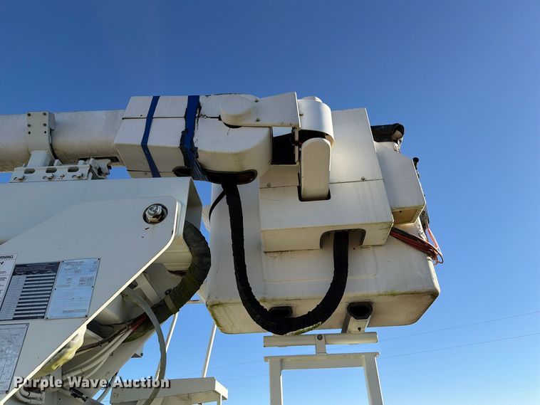 image for item FK4199 2010 International 4300 bucket truck