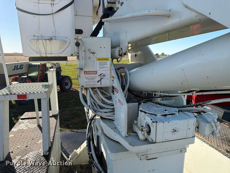 image for item FK4199 2010 International 4300 bucket truck