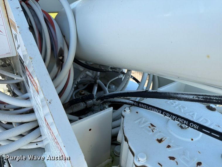 image for item FK4199 2010 International 4300 bucket truck