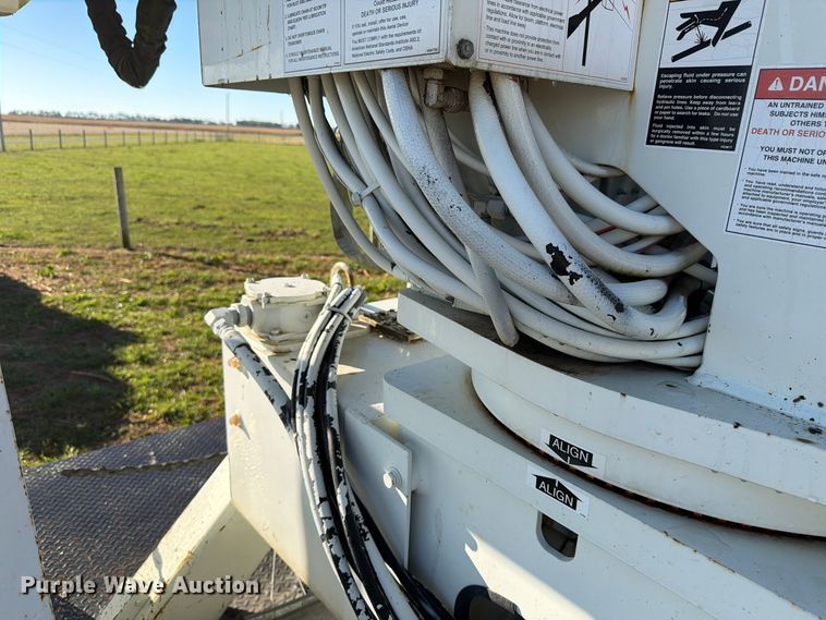 image for item FK4199 2010 International 4300 bucket truck