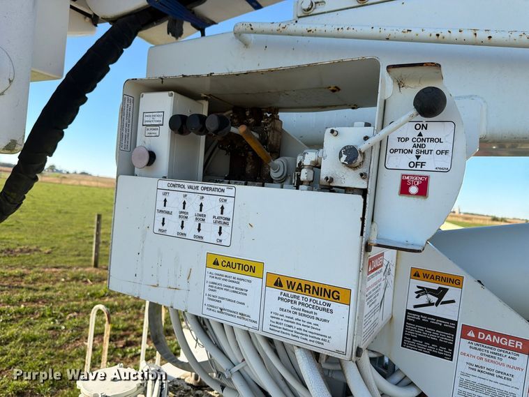 image for item FK4199 2010 International 4300 bucket truck
