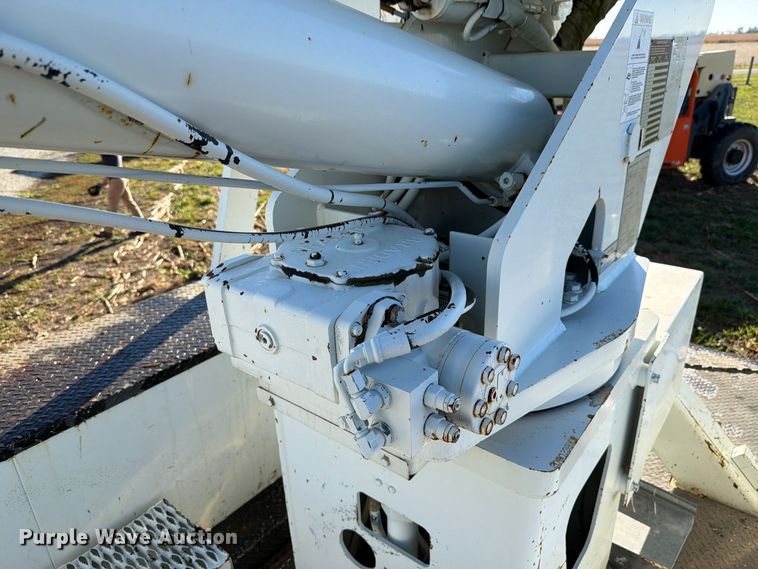 image for item FK4199 2010 International 4300 bucket truck