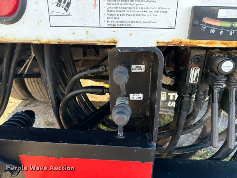image for item FK4199 2010 International 4300 bucket truck