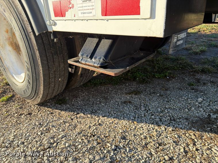 image for item FK4199 2010 International 4300 bucket truck