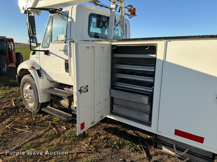 image for item FK4199 2010 International 4300 bucket truck