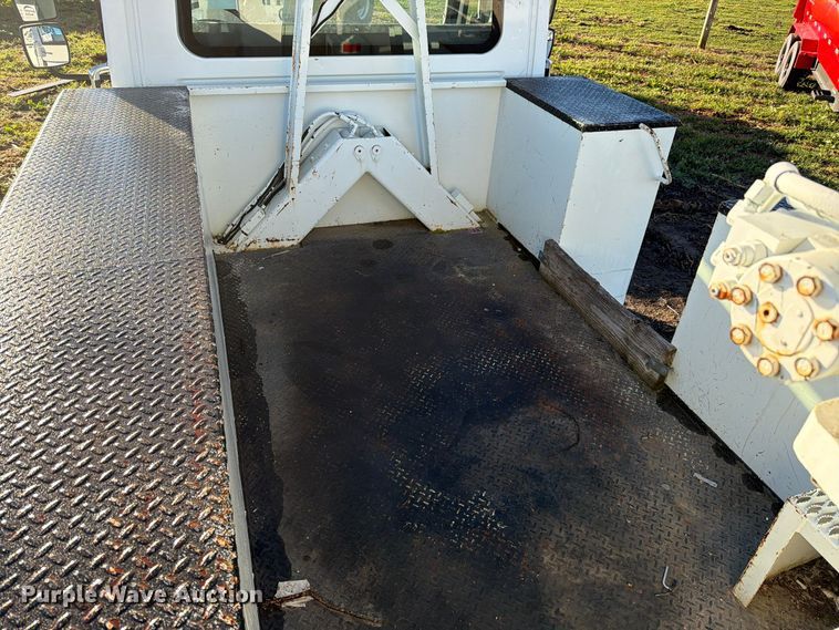 image for item FK4199 2010 International 4300 bucket truck