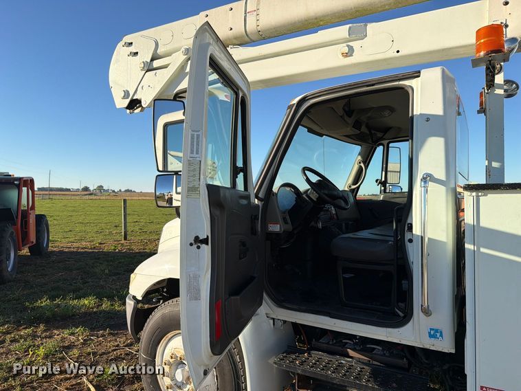image for item FK4199 2010 International 4300 bucket truck
