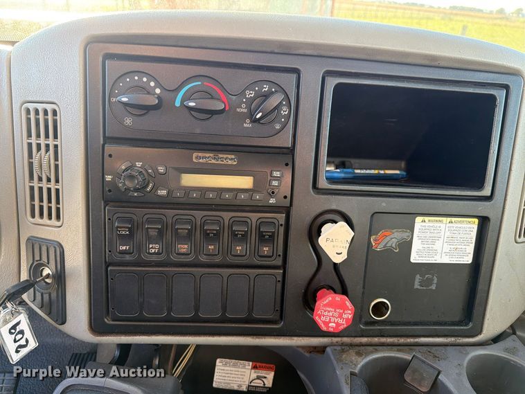 image for item FK4199 2010 International 4300 bucket truck