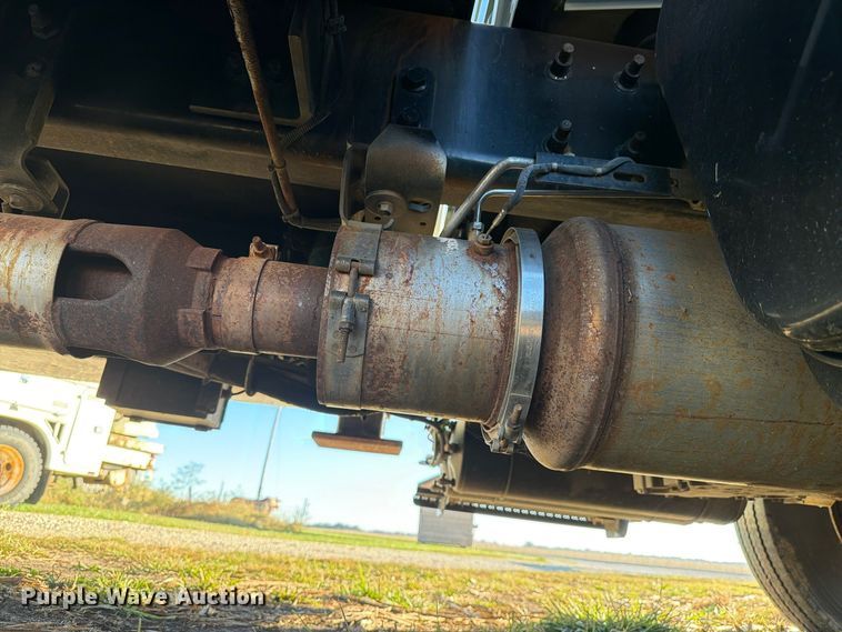 image for item FK4199 2010 International 4300 bucket truck