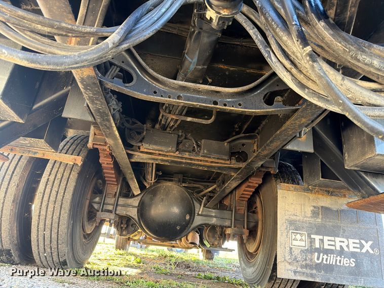 image for item FK4199 2010 International 4300 bucket truck