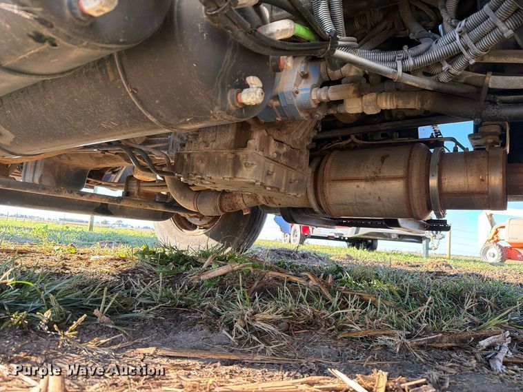 image for item FK4199 2010 International 4300 bucket truck