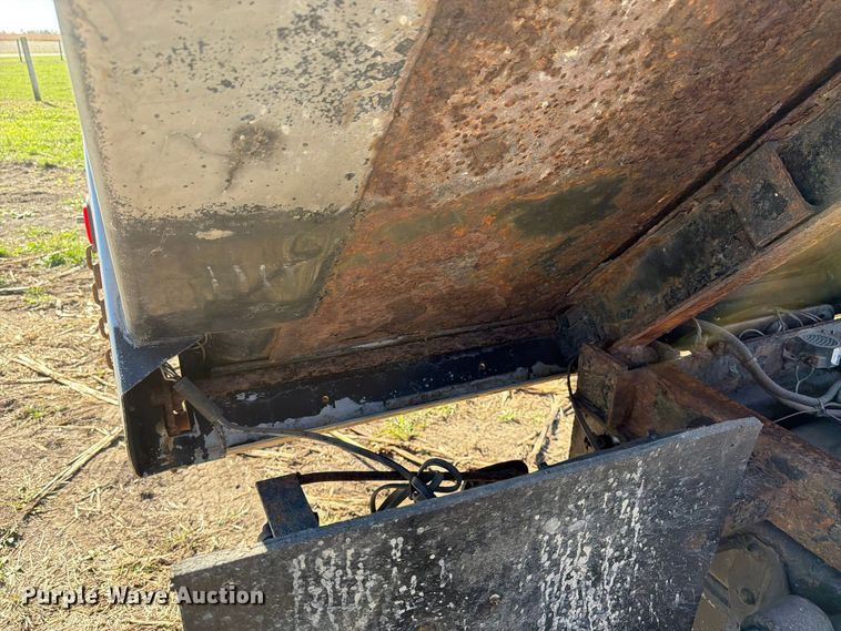 image for item FK4200 2011 Ford F450 dump truck