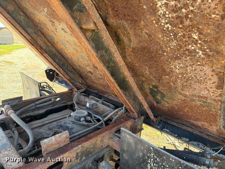 image for item FK4200 2011 Ford F450 dump truck