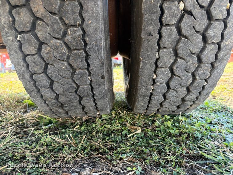 image for item FK4200 2011 Ford F450 dump truck