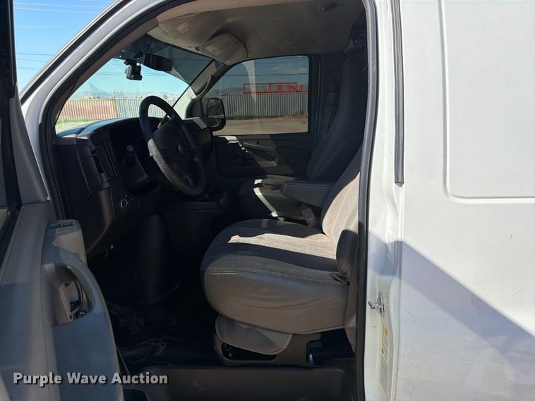 image for item FK4577 2015 Chevrolet Express 2500 van