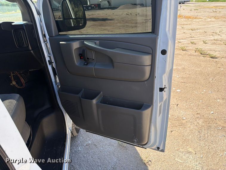 image for item FK4577 2015 Chevrolet Express 2500 van