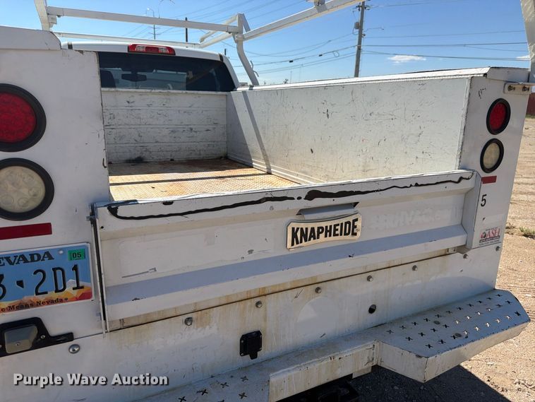 image for item FK4673 2017 Chevrolet Silverado 2500HD utility bed pickup truck