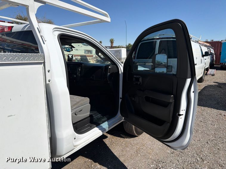 image for item FK4673 2017 Chevrolet Silverado 2500HD utility bed pickup truck