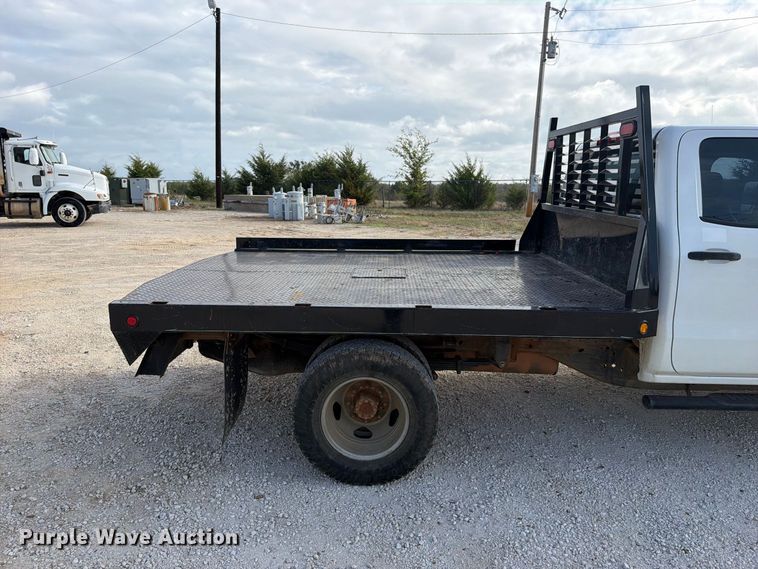 image for item FK5310 2017 Chevrolet Silverado 3500HD Crew Cab flatbed pickup truck