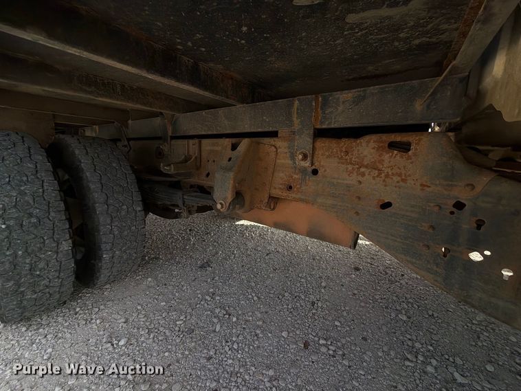 image for item FK5310 2017 Chevrolet Silverado 3500HD Crew Cab flatbed pickup truck