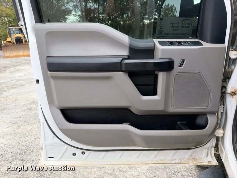 image for item FK5316 2020 Ford F250 Super Duty STX Crew Cab pickup truck