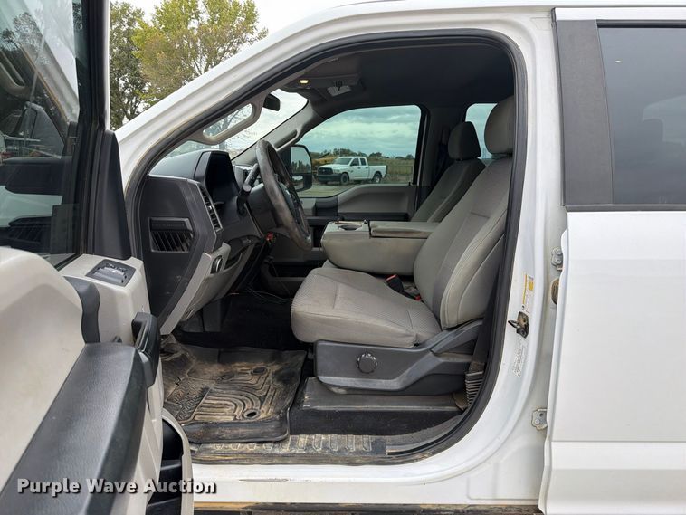 image for item FK5316 2020 Ford F250 Super Duty STX Crew Cab pickup truck