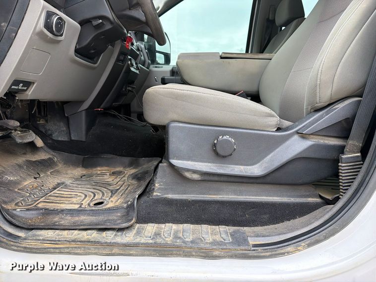 image for item FK5316 2020 Ford F250 Super Duty STX Crew Cab pickup truck