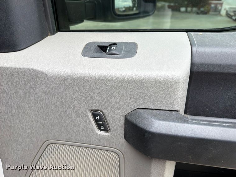 image for item FK5316 2020 Ford F250 Super Duty STX Crew Cab pickup truck