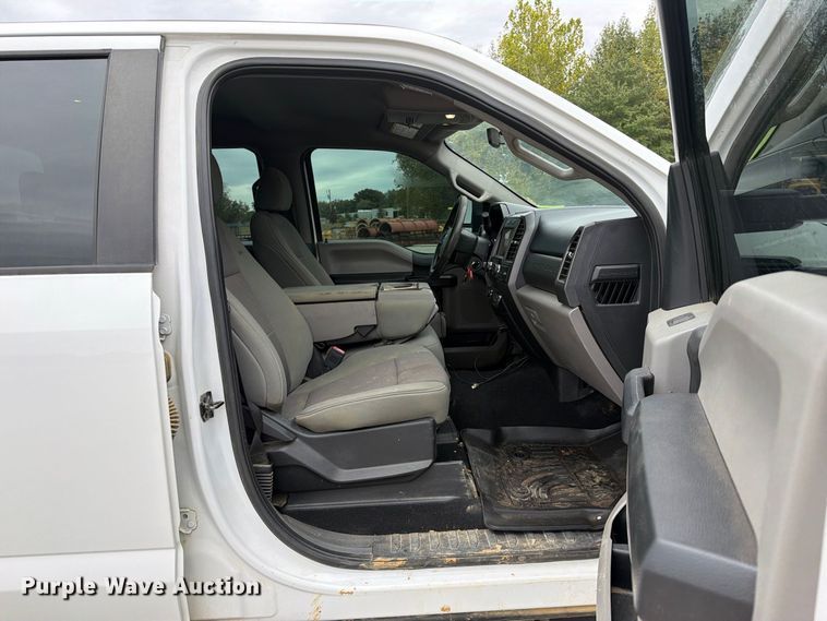image for item FK5316 2020 Ford F250 Super Duty STX Crew Cab pickup truck